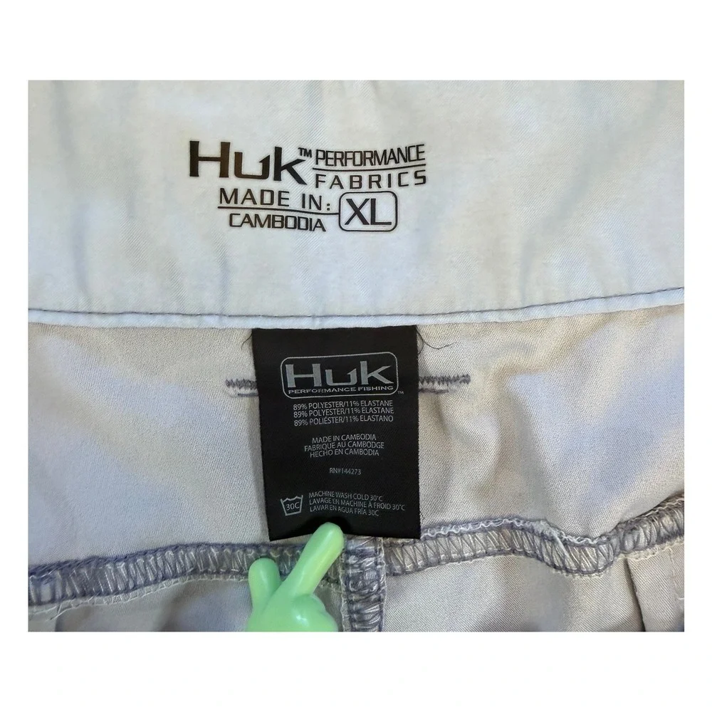 Huk Performance Fishing Shorts Mens XL Grey Blue Camo H2000110 Stretch Outdoor